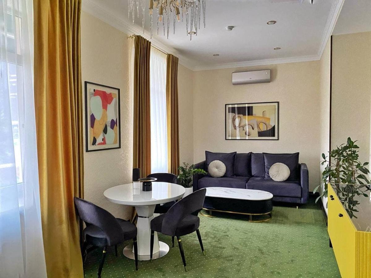 Arcadia Plaza Hotel Odessa Exteriör bild
