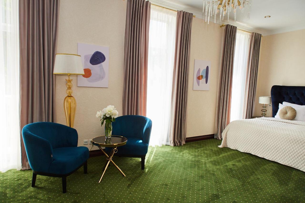 Arcadia Plaza Hotel Odessa Exteriör bild