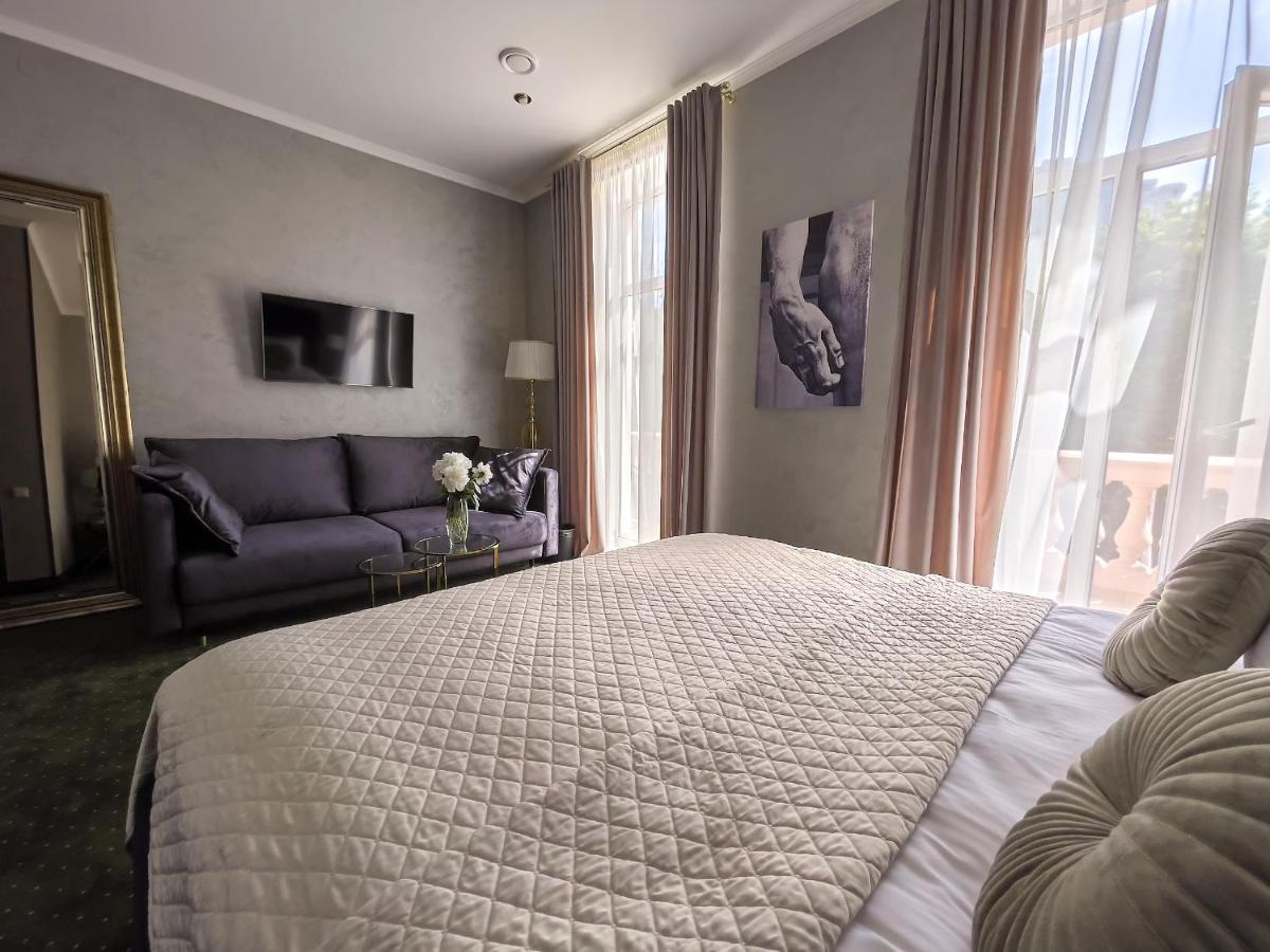 Arcadia Plaza Hotel Odessa Exteriör bild