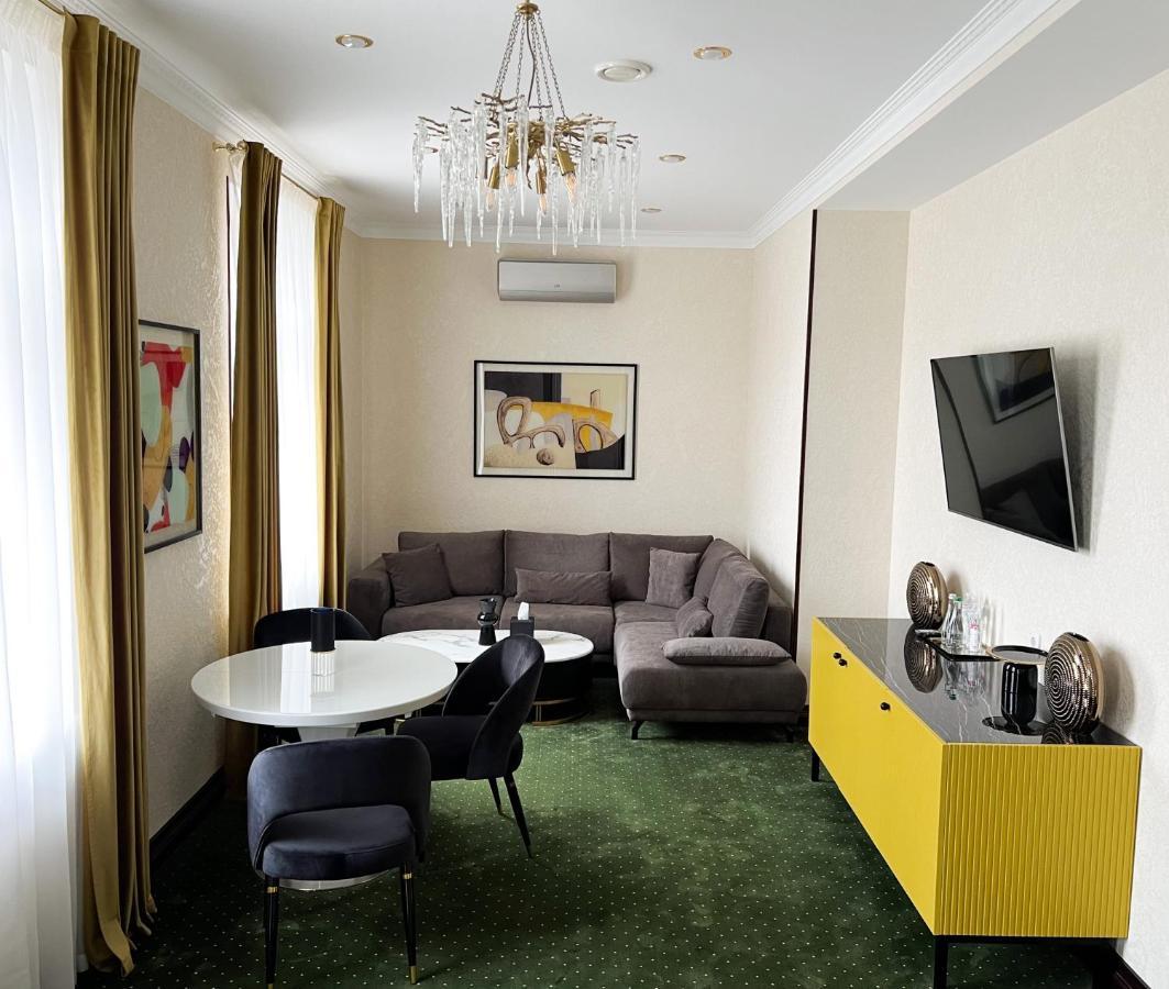 Arcadia Plaza Hotel Odessa Exteriör bild