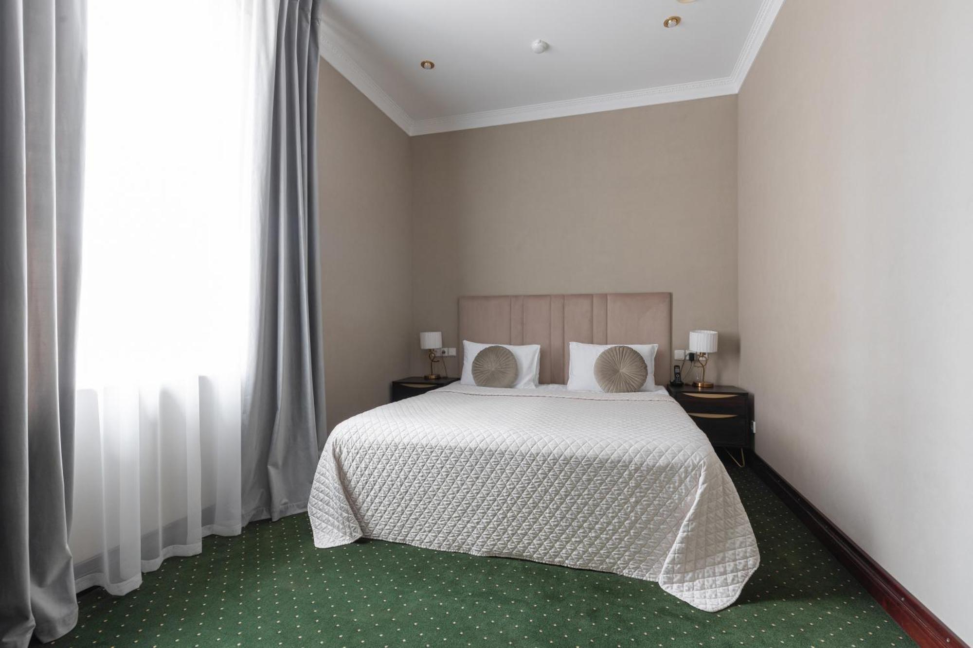 Arcadia Plaza Hotel Odessa Exteriör bild