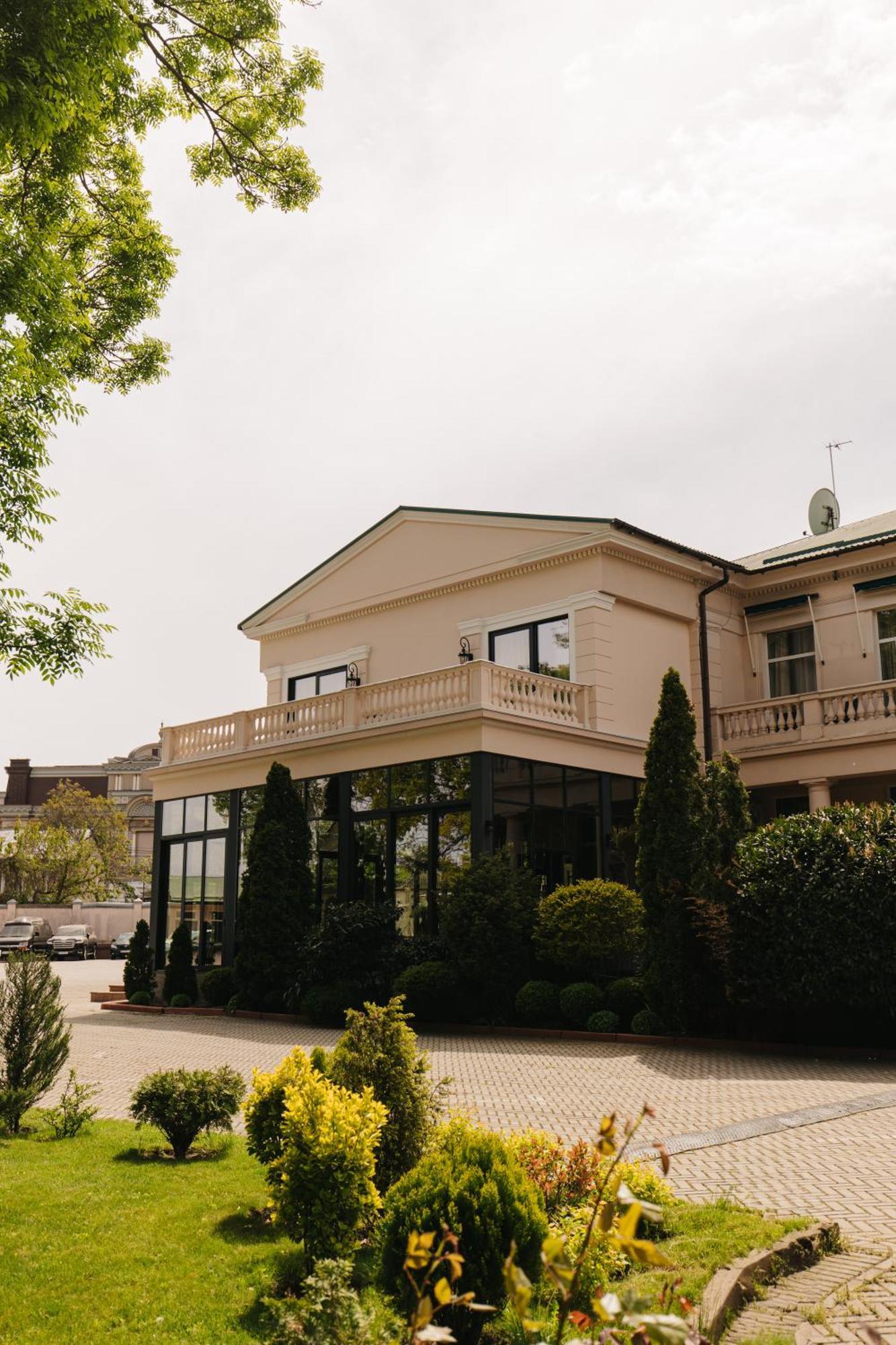 Arcadia Plaza Hotel Odessa Exteriör bild