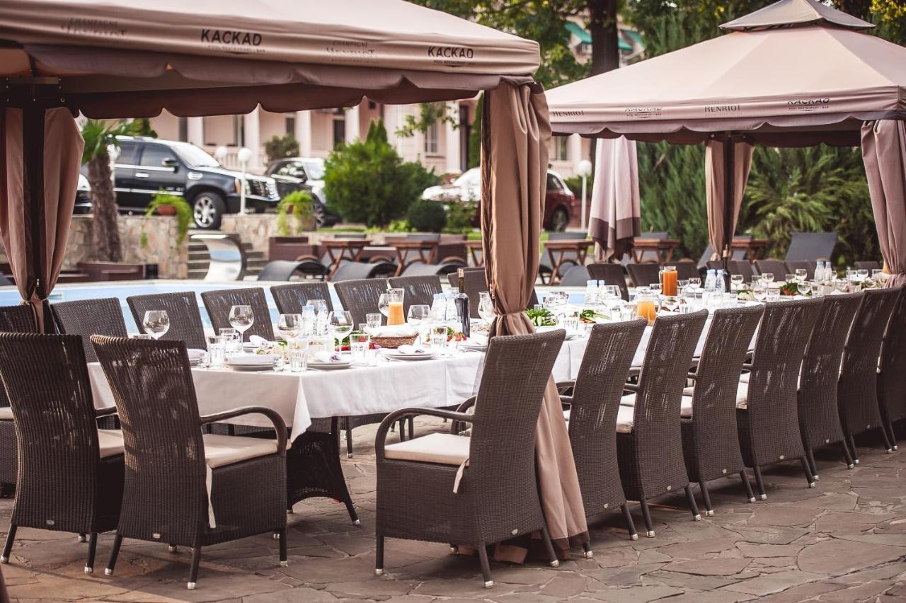 Arcadia Plaza Hotel Odessa Exteriör bild